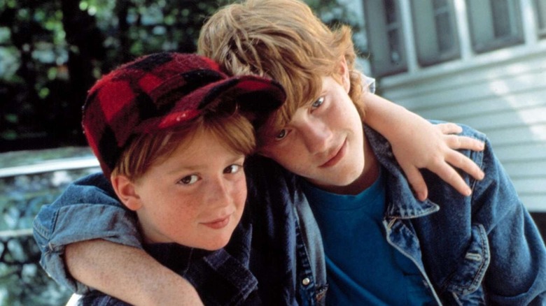 Pete & Pete with their arms around each other
