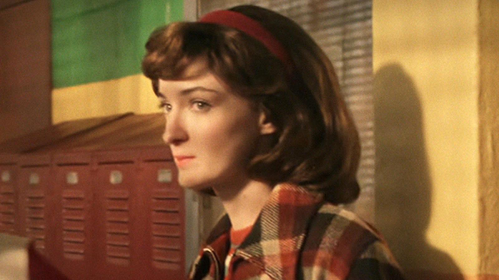 Why The Teenage Version Of Winona Ryder’s Joyce Byers Looks So Familiar Why The Teenage Version Of Winona Ryder’s Joyce Byers Looks So Familiar