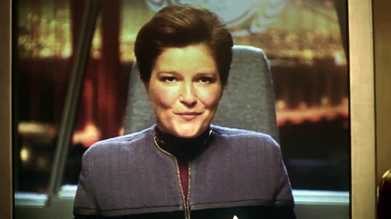 Kate Mulgrew as Admiral Janeway advises Picard in Star Trek: Nemesis