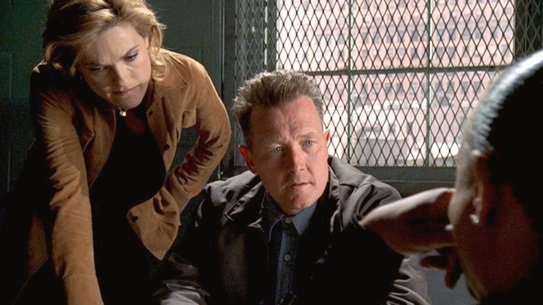 Olivia (Mariska Hargitay) and Fin (Ice-T) interrogating Ray (Robert Patrick) on Law & Order: Special Victims Unit