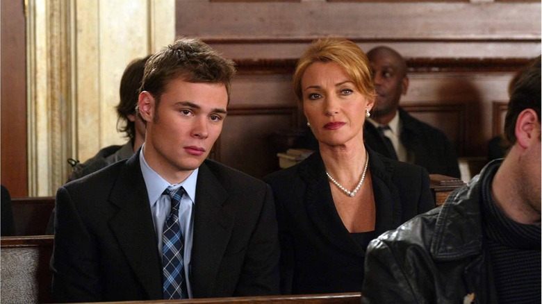 Aiden (Patrick Flueger) and Debra (Jane Seymour) in the courtroom on Law & Order: Special Victims Unit