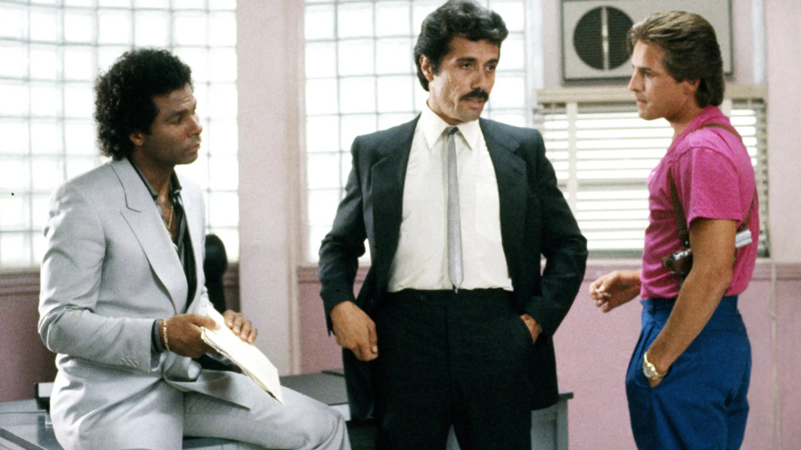 The ’80s Miami Vice Series Exists Thanks To One Of The Best Crime Movies Ever