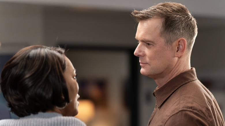 911 Athena Bobby Angela Bassett Peter Krause