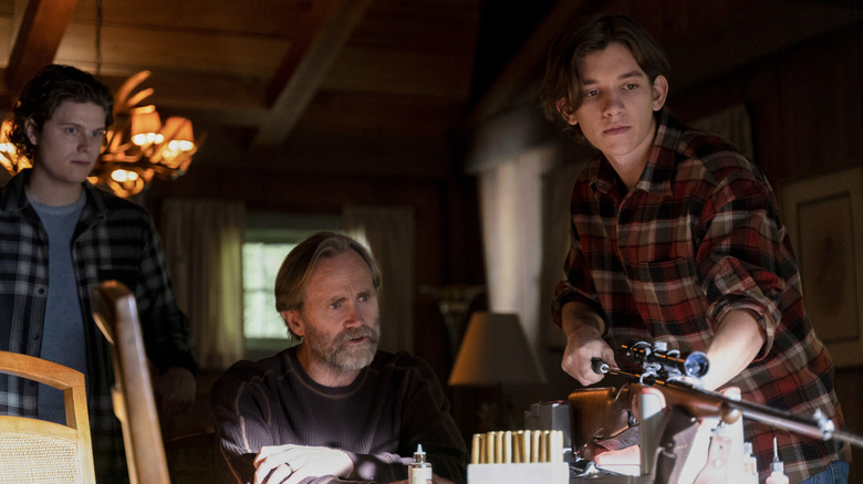 Matthew Nelson-Mahood as Young Russell Shaw, Lee Tergesen as Ashton Shaw and Prestyn Bates as Young Colter Shaw