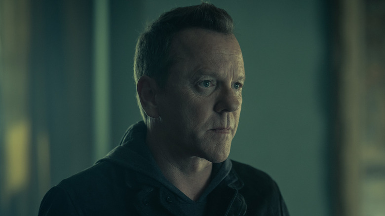 John Weir (Kiefer Sutherland) takes in some intel in Rabbit/Hole