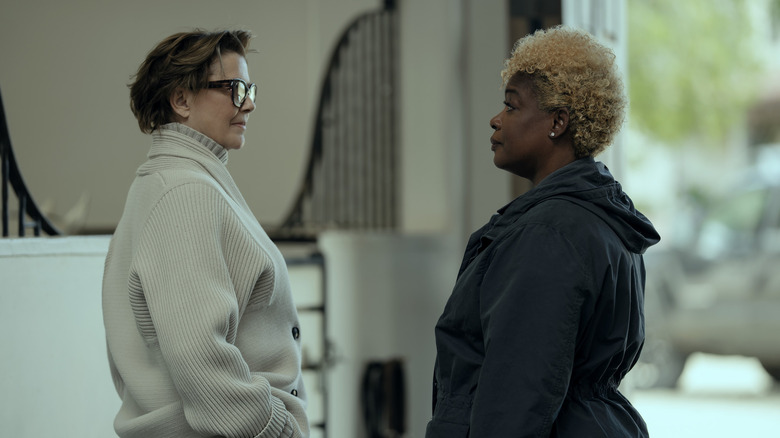 Lucky'de Annette Bening ve Aunjanue Ellis-Taylor