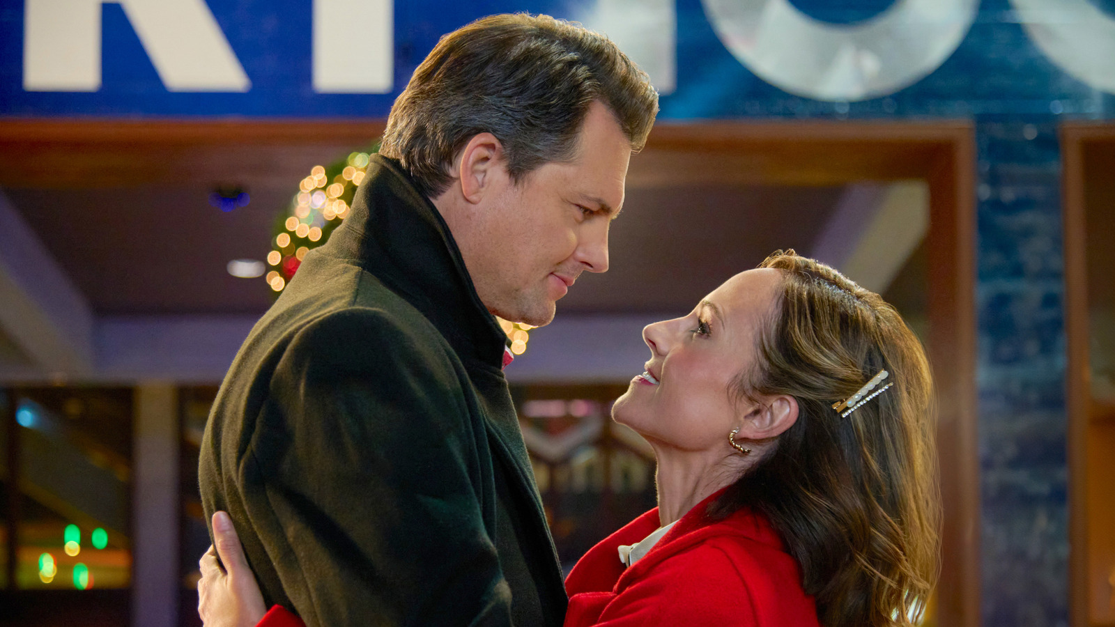 What To Watch Saturday: Nikki DeLoachs Grand Ole Opry Christmas, WWE War Games And More