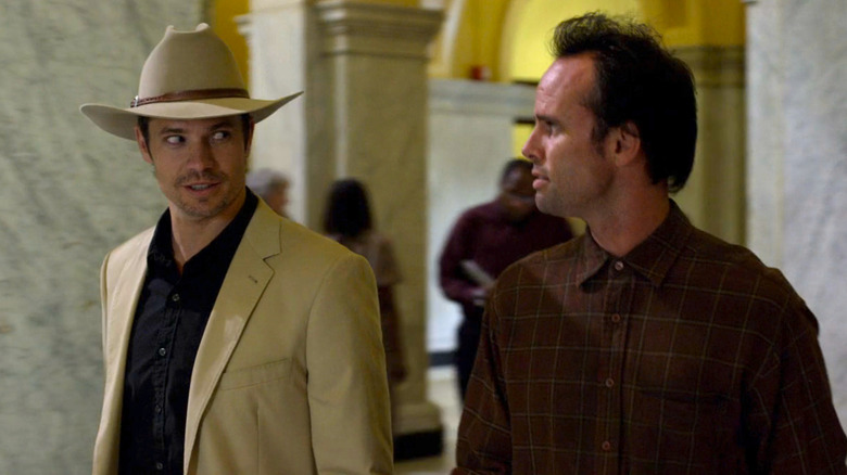 Justified'da Raylan Givens rolünde Timothy Olyphant ve Boyd Crowder rolünde Walton Goggins