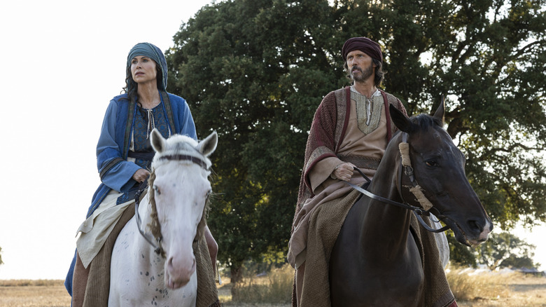 Minnie Driver and Jeffrey Donovan in The Faithful on Fox