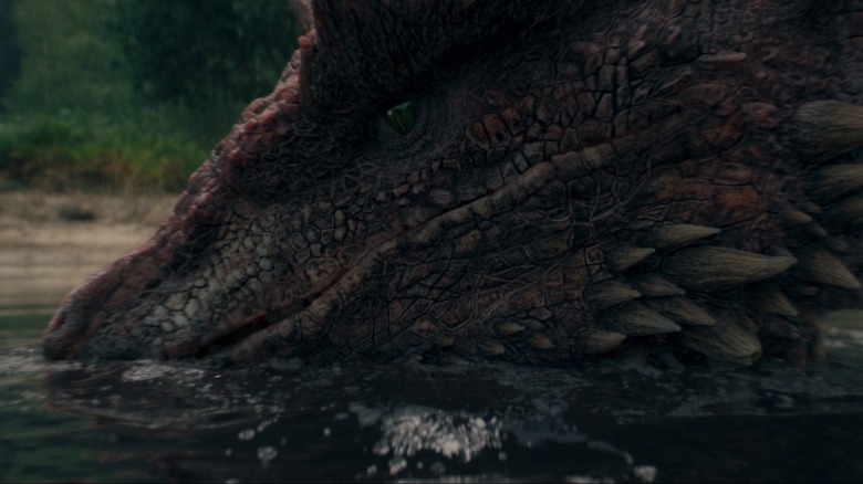 House of the Dragon Sezon 3'teki (2026) Caraxes'in içme suyunun yakın çekim görüntüsü
