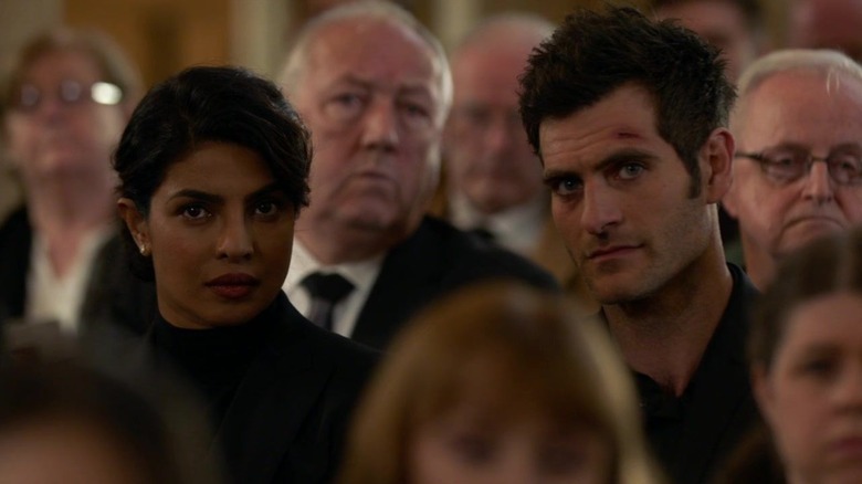 Alex Parrish ve Mike Powell Quantico'daki bir cenazede (2015)