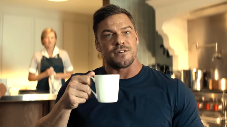 Reacher, Jack Reach intimidating bad guys over coffee