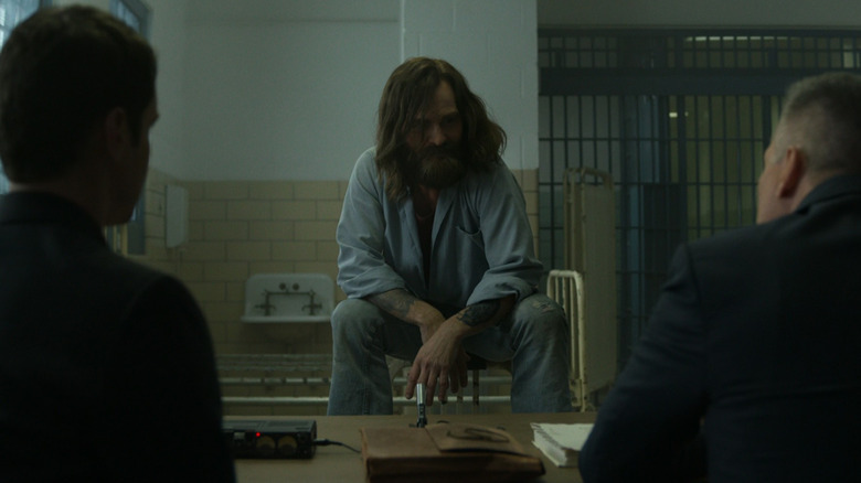 Charles Manson interrogated in prison in "Mindhunter" (2017)
