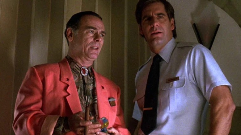 Dean Stockwell e Scott Bakula conversando como Al e Sam em Quantum Leap