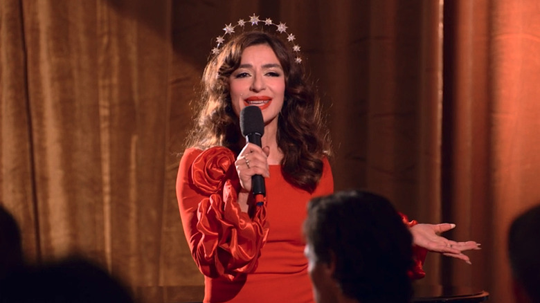 Sabrina Impacciatore singing in The Paper