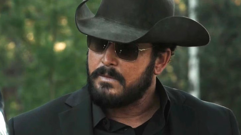 Rip (Cole Hauser) prepares to bury John in Yellowstone