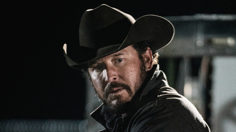 Rip (Cole Hauser) prepares to get Tate in Yellowstone