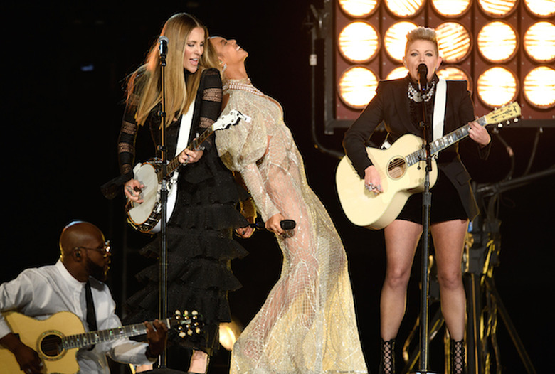 Beyonce Dixie Chicks CMA Awards 2016 Video