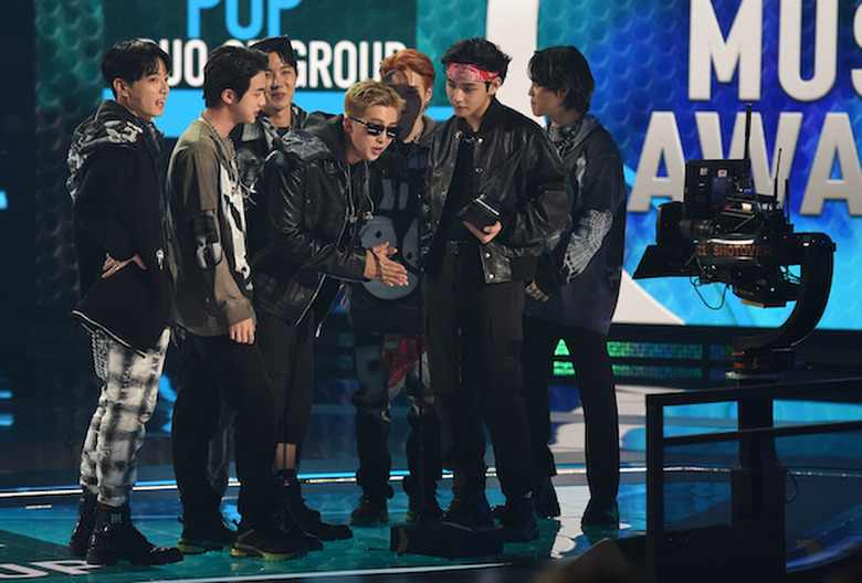 AMERICAN MUSIC AWARDS