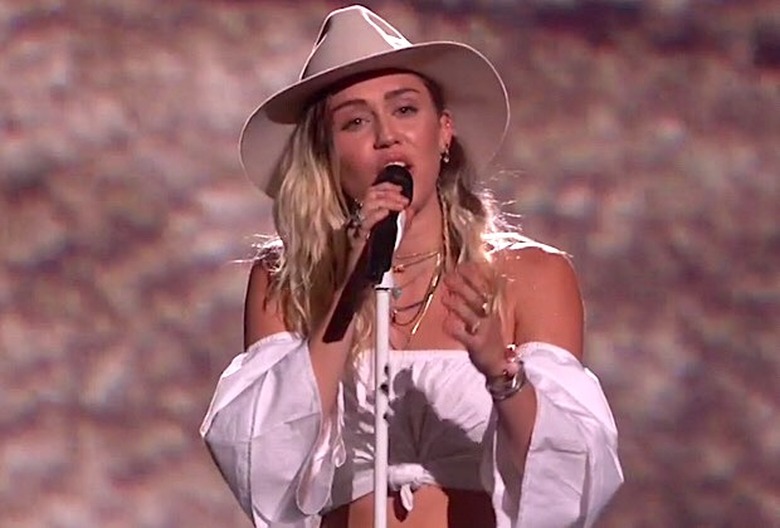 Miley Cyrus BBMAs 2017