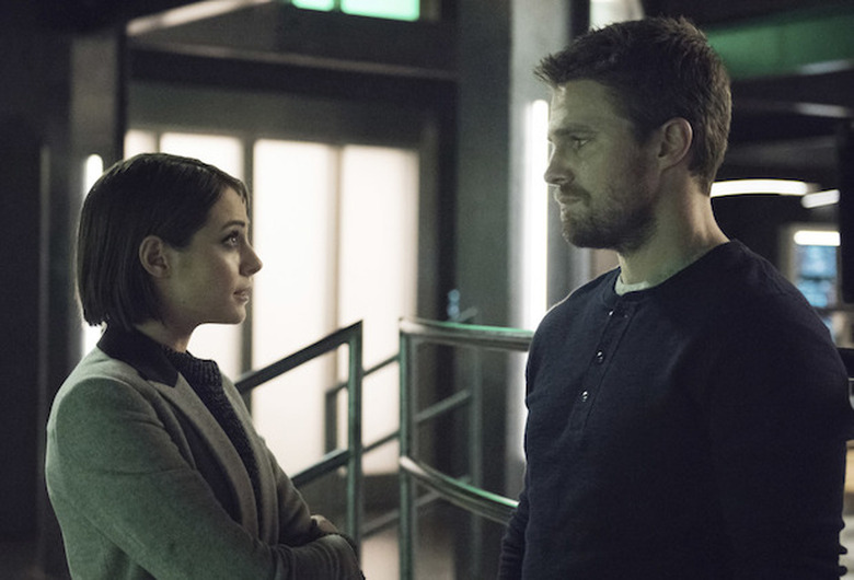 Arrow Thea Leaves Show