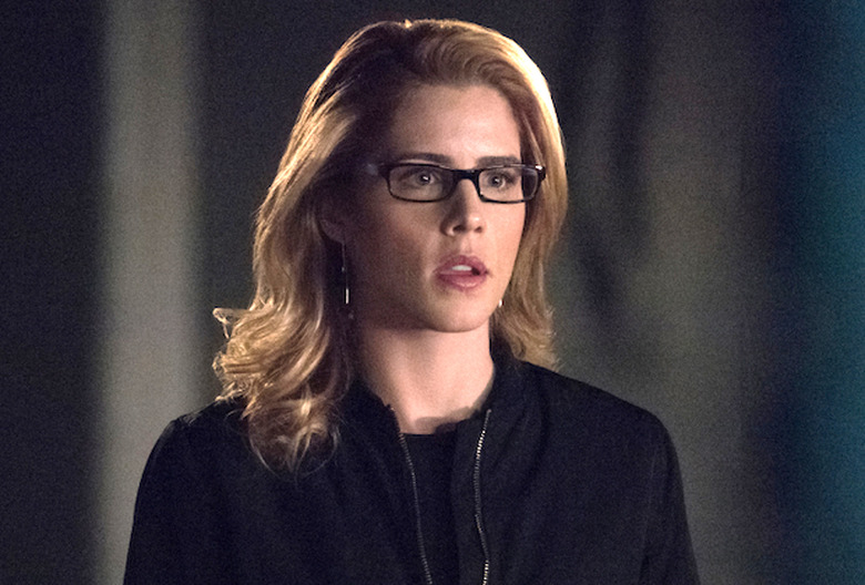 emily-bett-rickards-arrow-leaving
