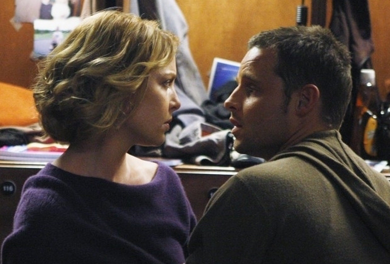 Alex and Izzie Reunite in Season 16