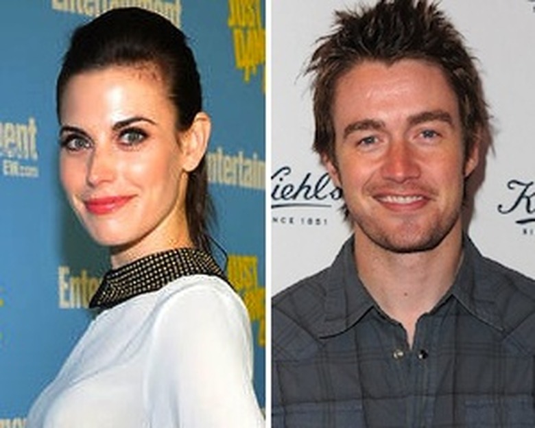 Pilot News Meghan Ory, Robert Buckley