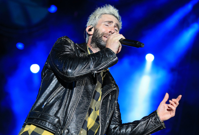 maroon 5 adam levine