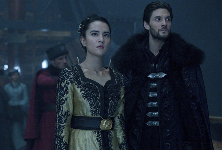 Jessie Mei Li and Ben Barnes in Shadow and Bone