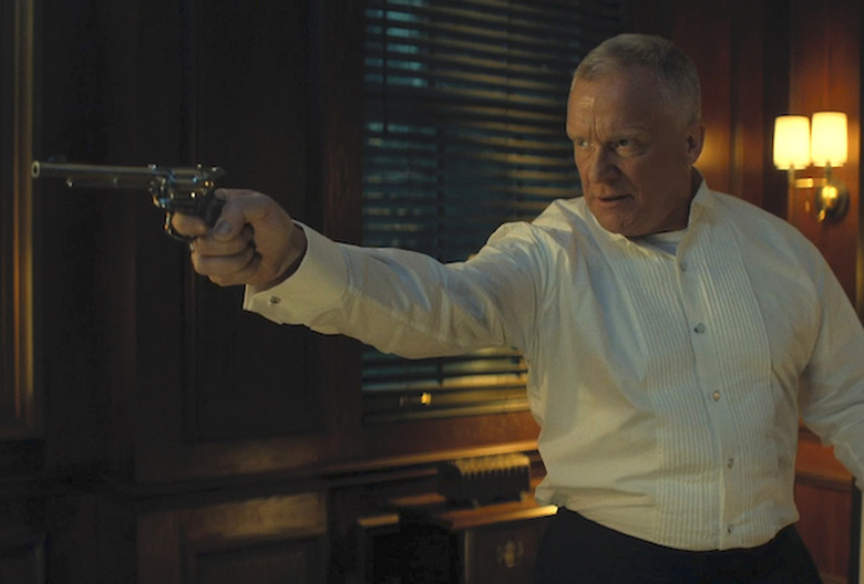 reacher-3x08-beck-cap-gun