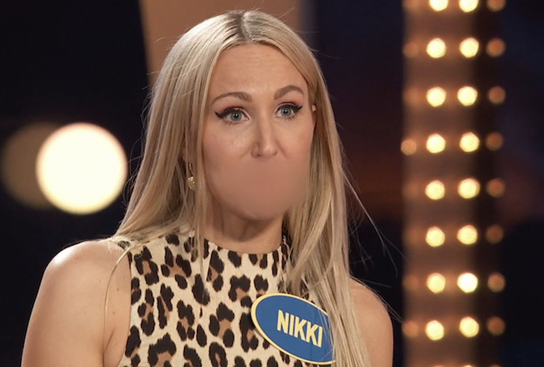 tvq-family-feud-nikki-glaser-1