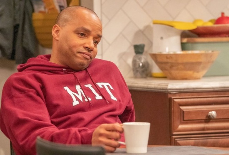 extended-family-trey-mit-hoodie