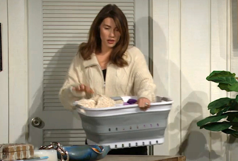 bold-beautiful-steffy-does-laundry-cbs-screenshot