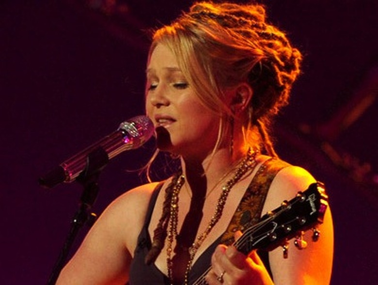 13-American-Idol-Best-Performance-crystal-bowersox