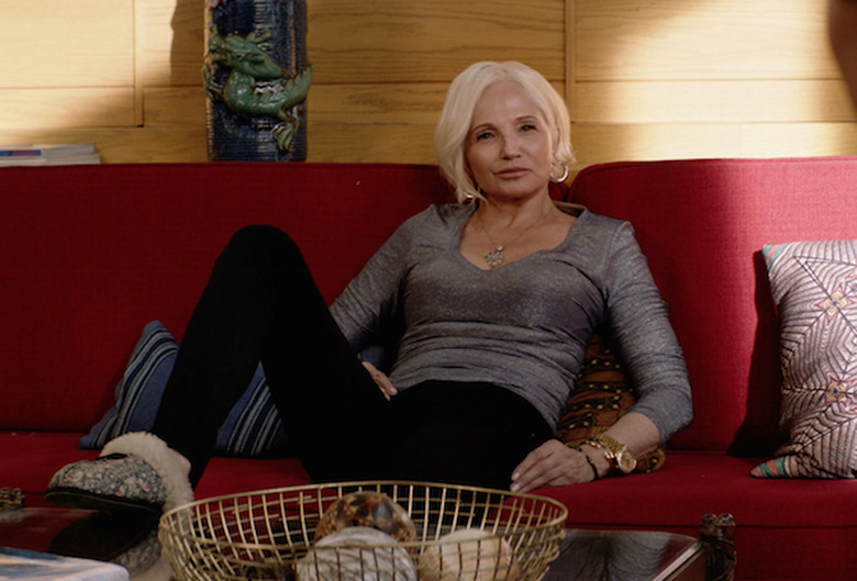 animal-kingdom-season-4-photos-emily-deschanel-angela