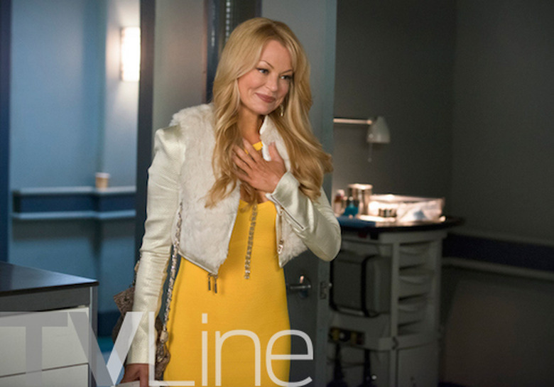 Arrow Donna Smoak Returns