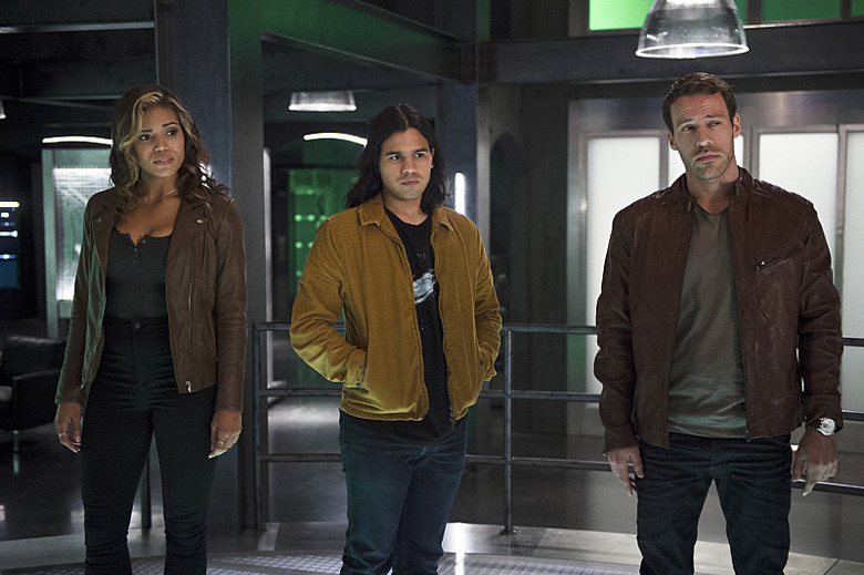 arrow-the-flash-crossover-photos (1)