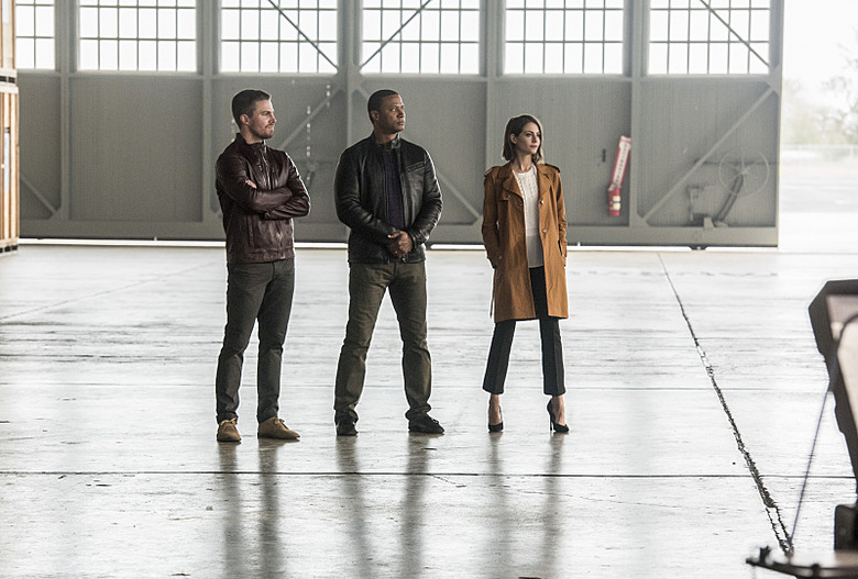 supergirl-flash-arrow-legends-crossover-photos-16