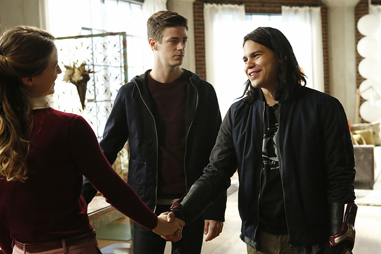 supergirl-flash-arrow-legends-crossover-photos-2