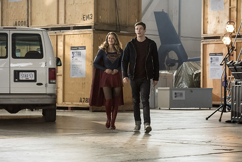 supergirl-flash-arrow-legends-crossover-photos-21