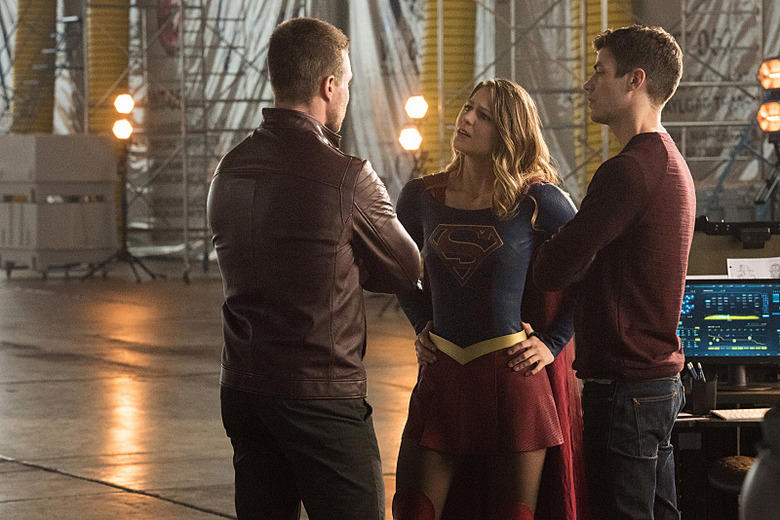 supergirl-flash-arrow-legends-crossover-photos-23