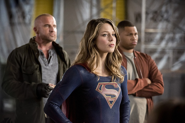 supergirl-flash-arrow-legends-crossover-photos-25