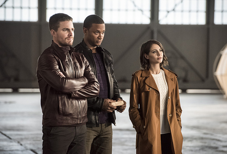 supergirl-flash-arrow-legends-crossover-photos-27
