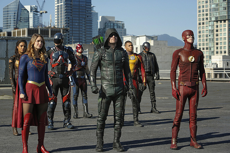 supergirl-flash-arrow-legends-crossover-photos-55