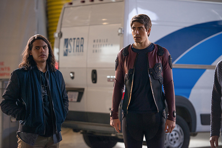 supergirl-flash-arrow-legends-crossover-photos-61