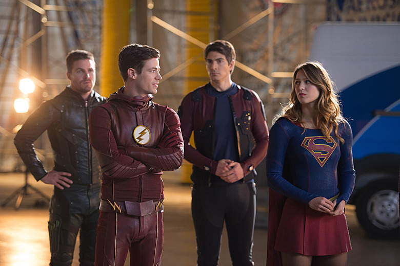 supergirl-flash-arrow-legends-crossover-photos-62