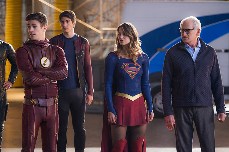 supergirl-flash-arrow-legends-crossover-photos-63