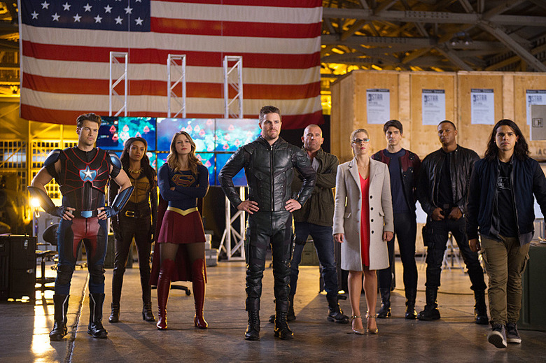 supergirl-flash-arrow-legends-crossover-photos-65