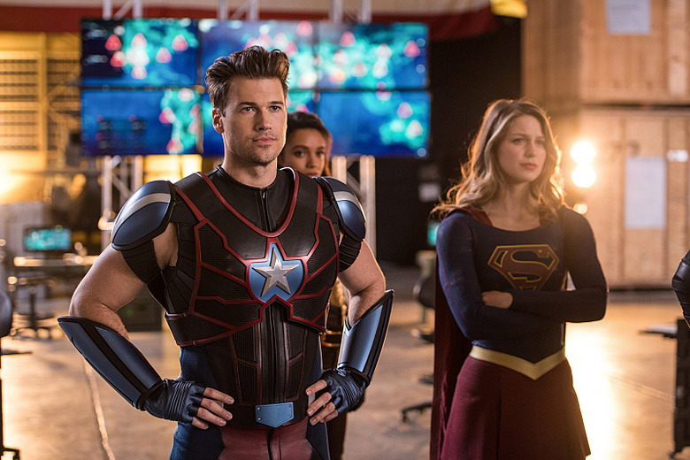 supergirl-flash-arrow-legends-crossover-photos-66